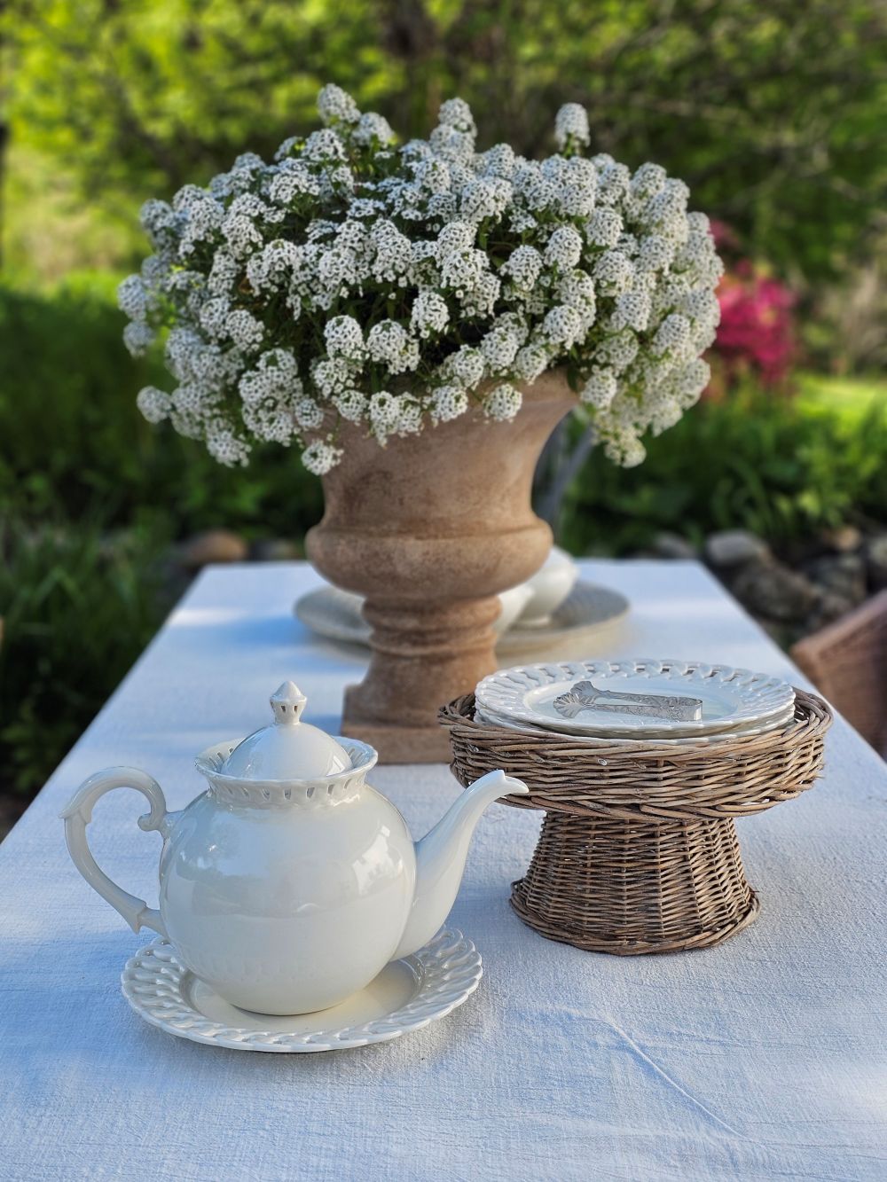 Antique White Keepsake Dessert Plate with Lattice Trim