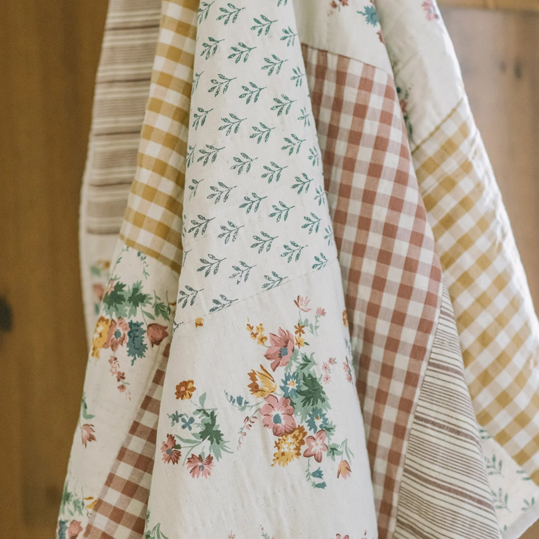 Cottage Rose Patchwork Quilt Twin 3 Piece Set