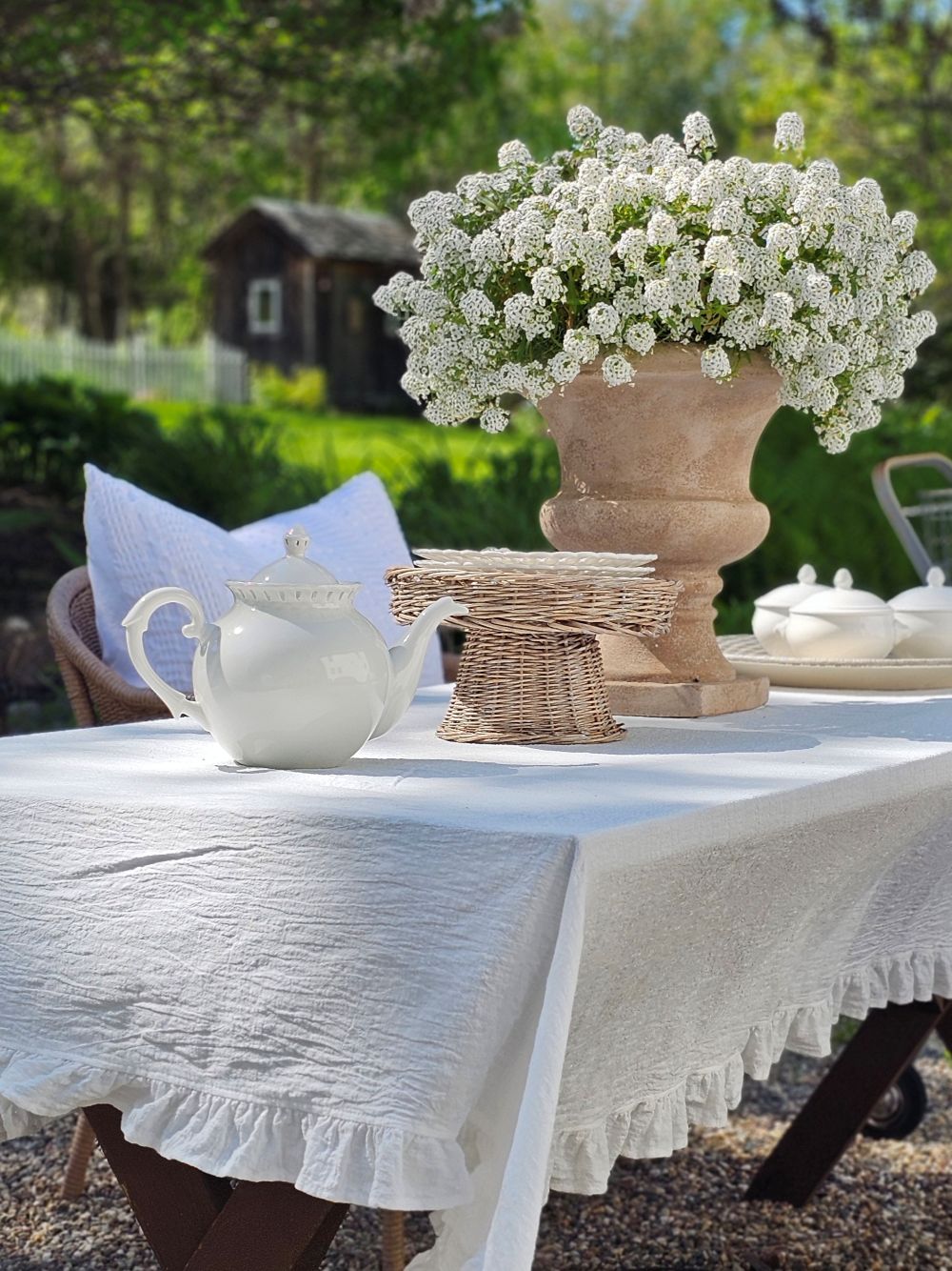White Ruffle Prairie Tablecloth